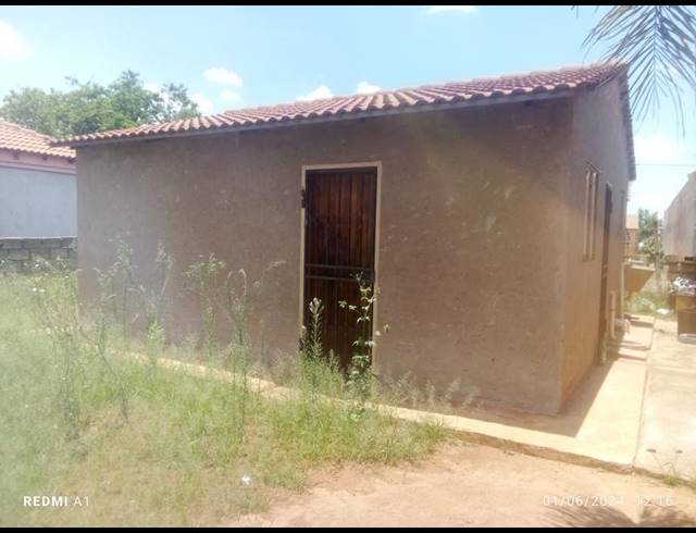 2 BEDROOM HOUSE FOR SALE IN SOSHANGUVE XX